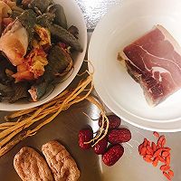 做正宗天麻火腿鸡的图片步骤1